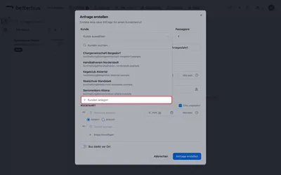 Tippe zum Suchen einfach los — die Liste filtert nach Name und E-Mail. Ist der Anrufer noch nicht im CRM, legst Du ihn direkt hier an.
