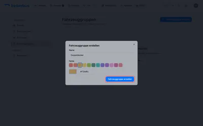 Gib der Gruppe einen Namen und wähle eine Farbe aus der Palette. Klicke dann auf „Fahrzeuggruppe erstellen“.