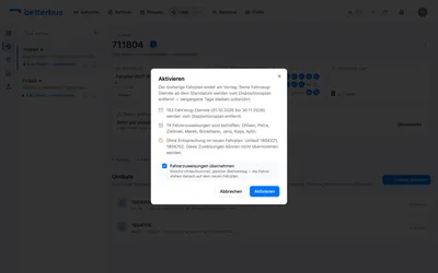 Der Dialog sagt vorher, was passiert: wie viele Fahrzeug-Dienste über welchen Zeitraum vom Dispositionsplan verschwinden, wie viele Fahrerzuweisungen betroffen sind und welche Fahrer namentlich. Umläufe ohne Entsprechung im neuen Fahrplan werden aufgezählt — sie werden gemeldet, nicht geraten.