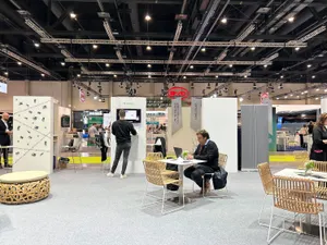 Vorbereitungen an unserem Messestand auf der BUS2BUS 2026