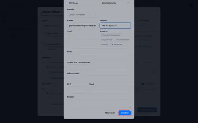 Name und Kundenart sind Pflicht, alles Weitere kannst Du später im CRM ergänzen. Für die Anfrage reichen Name, E-Mail und Telefon — die E-Mail ist die Adresse, an die später das Angebot geht.