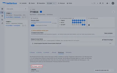 Über die Liste „Fahrzeuge zuweisen“ ordnest Du jedem Umlauf direkt ein Fahrzeug zu. Die Zuweisung wird sofort auf die bestehenden Fahrzeug-Dienste übernommen.