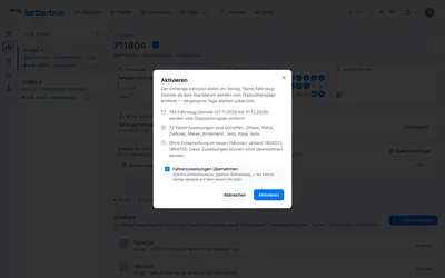 Der Dialog sagt vorher, was passiert: wie viele Fahrzeug-Dienste über welchen Zeitraum vom Dispositionsplan verschwinden, wie viele Fahrerzuweisungen betroffen sind und welche Fahrer namentlich. Umläufe ohne Entsprechung im neuen Fahrplan werden aufgezählt — sie werden gemeldet, nicht geraten.