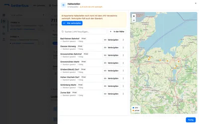Das PDF trägt Liniennummer und Haltestelle groß, darunter je Richtung die Abfahrten nach Tagestyp. Nach Mitternacht zählt es auf 00:10 zurück statt auf 24:10 weiter — ein Datenfeed braucht den Betriebstag, ein Fahrgast die Uhr.