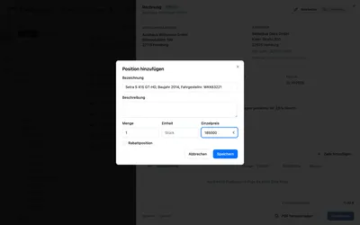 Jede Position hat Text, Menge und Preis — mehr verlangt die freie Rechnung nicht. Mehrwertsteuer und Summen rechnet der Entwurf wie bei jeder anderen Rechnung.